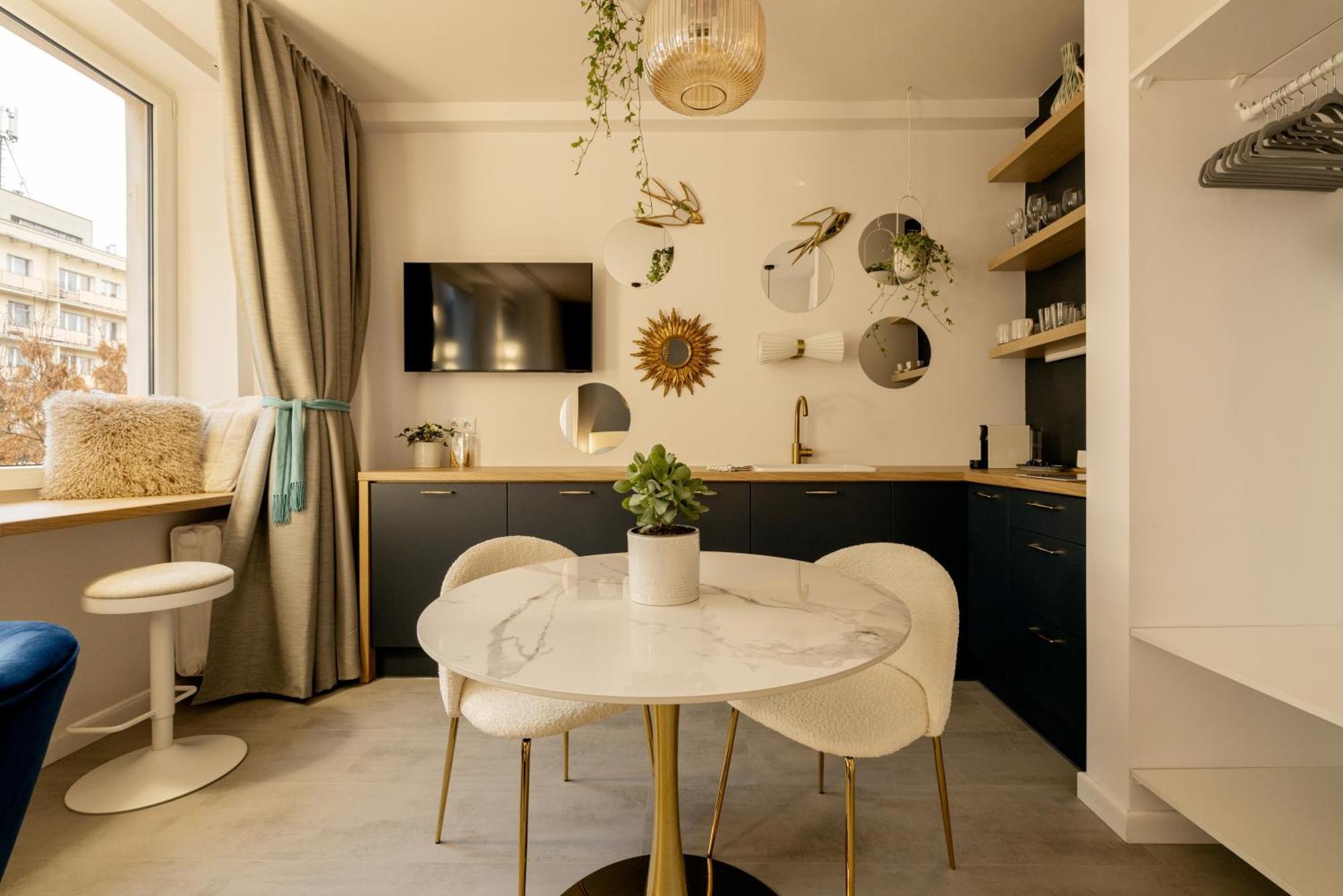 Romantic Hoza Downtown Apartment Warsaw
