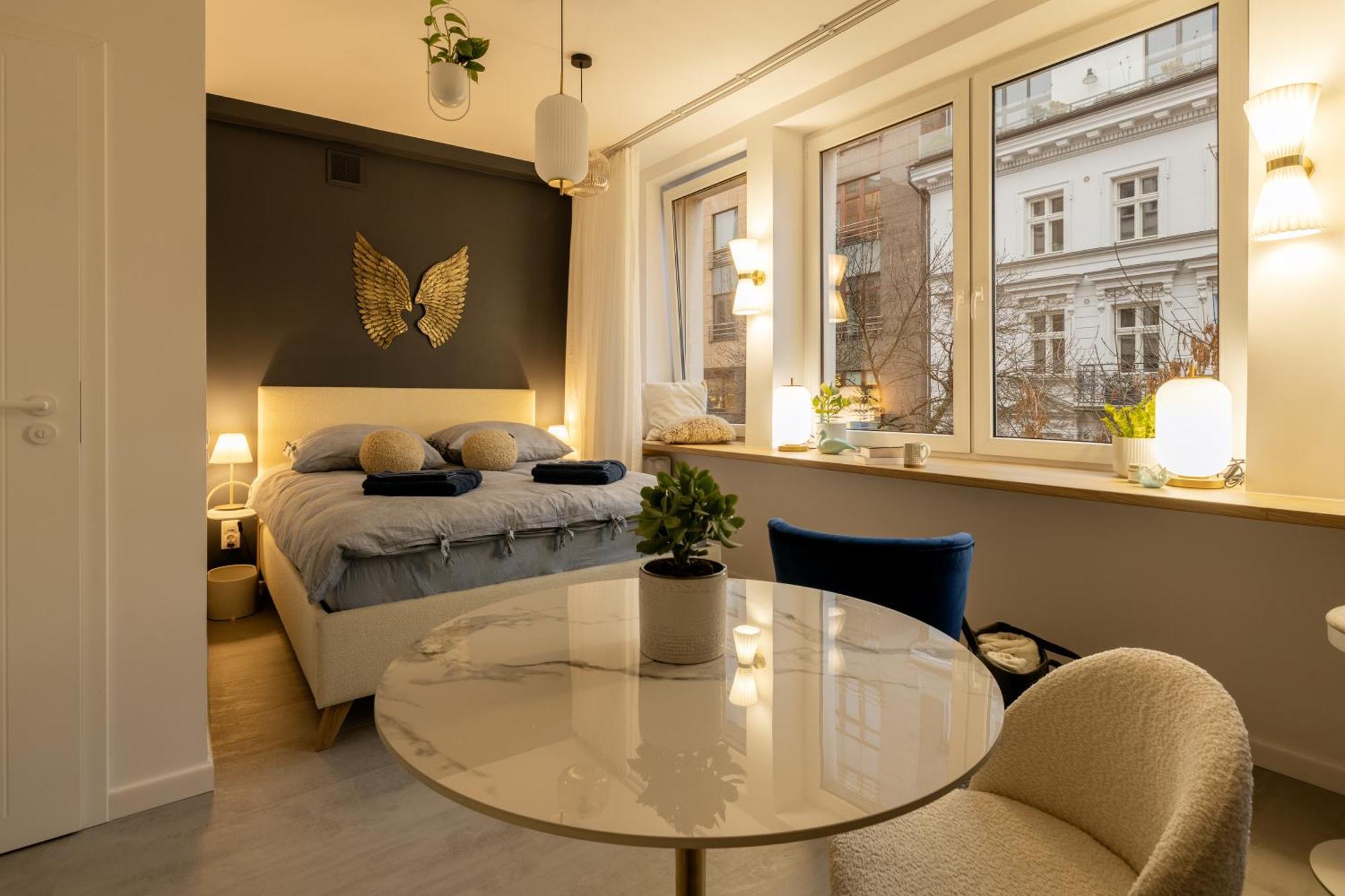 Romantic Hoza Downtown Warsaw